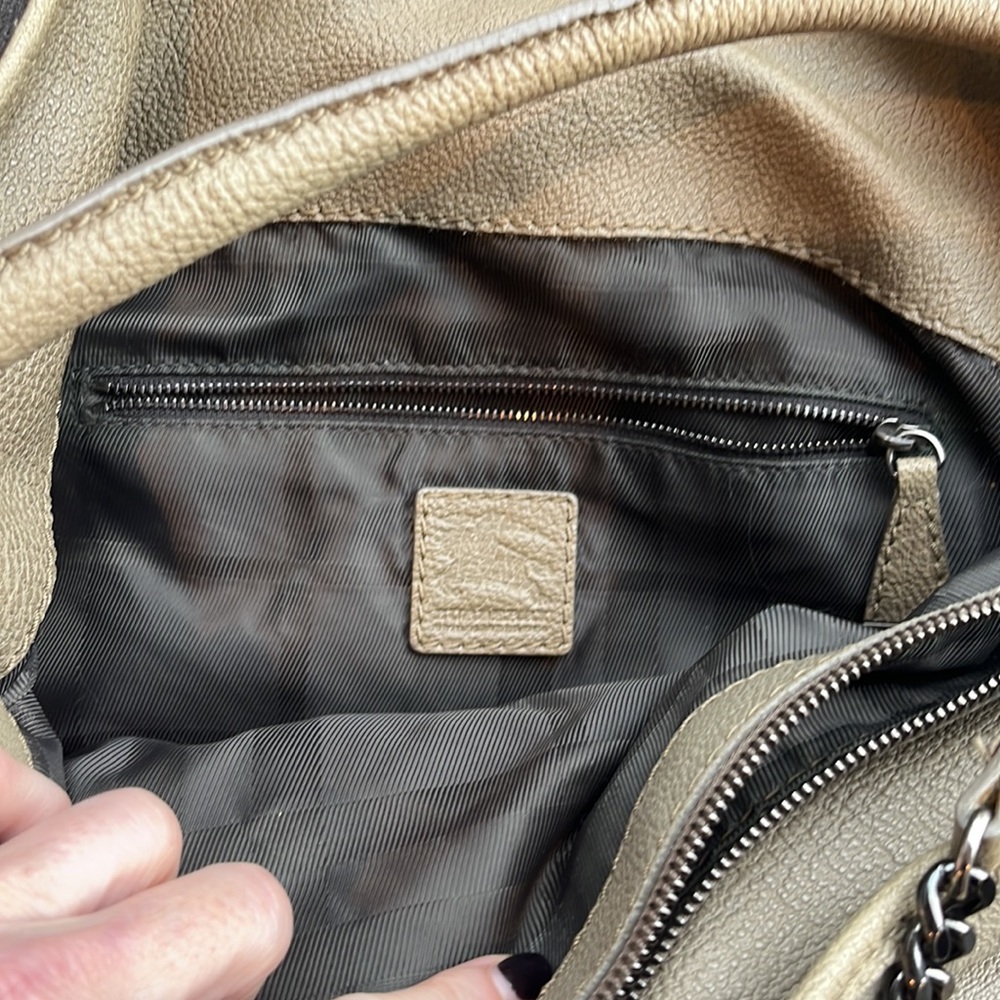 SALE! 🔥Limited Edition BurberryPebbled Leather Chain Hobo bag - EXCLUSIVE!! W/B - Picture 7 of 17
